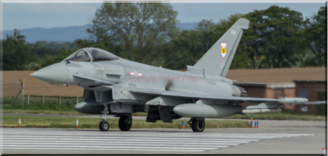 Jedi 62 turning on the piano keys (09/06/15)