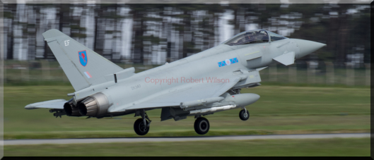 Venom 21 returning home moments before touching down (11/06/15)